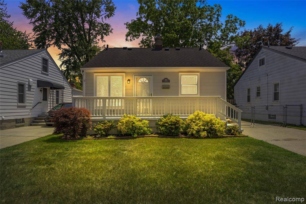 902 Donald Avenue, Royal Oak, MI 48073 2054