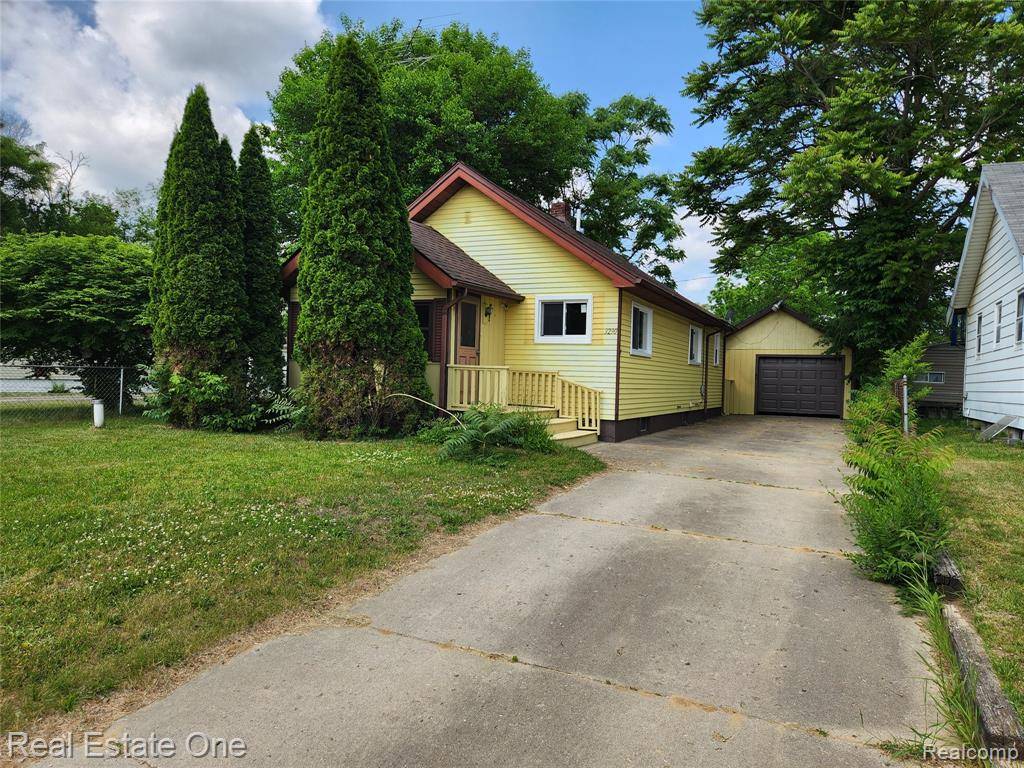3290 OGEMA Street, Burton, MI 48529 1310