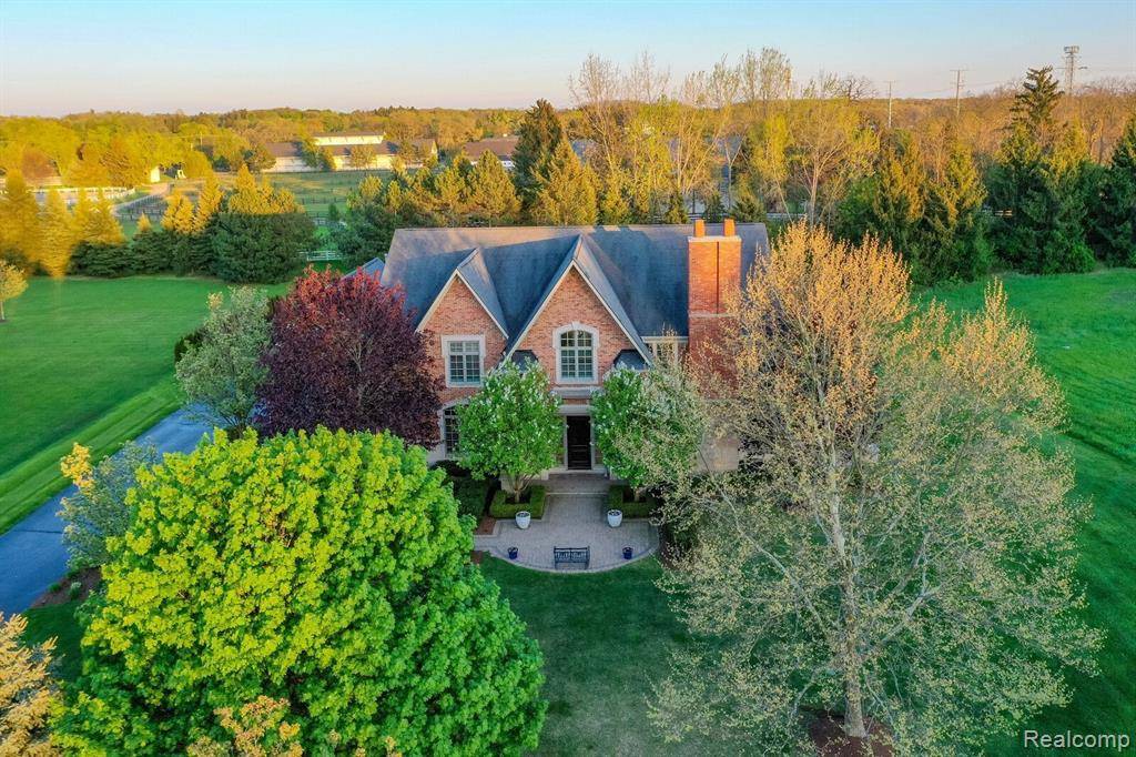 Bloomfield Hills, MI 48304 2363,514 CHASE Lane