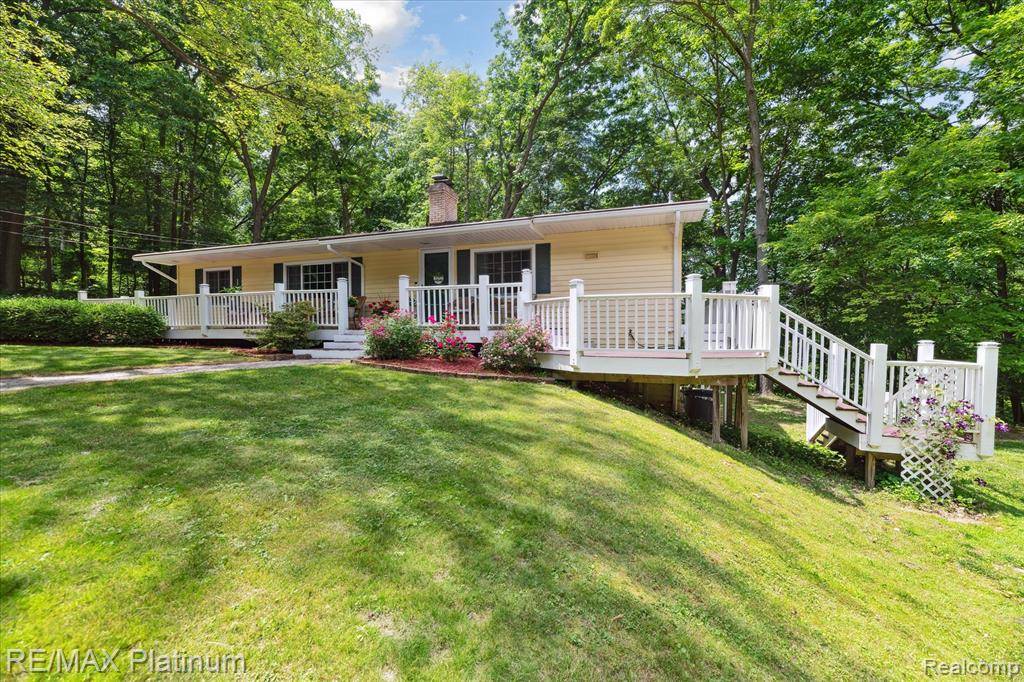 Fenton, MI 48430 8405,10071 Denton Hill Road