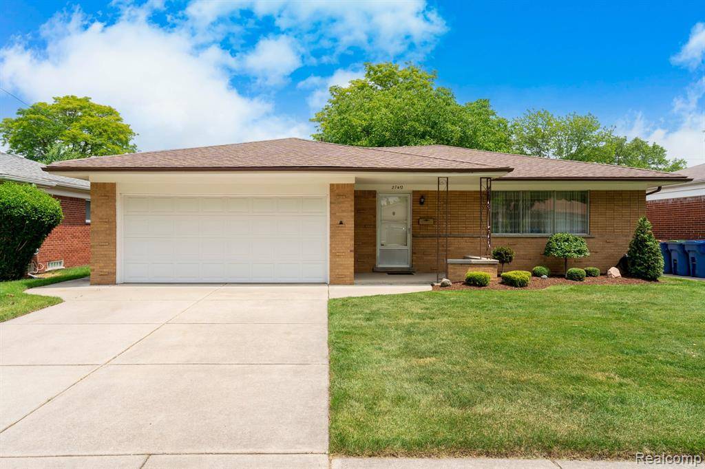 27412 Roan Drive, Warren, MI 48093 8332