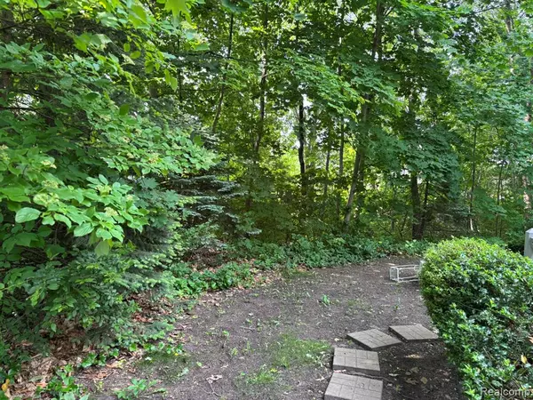 Port Huron, MI 48060 1574,3653 Ramblewood Drive