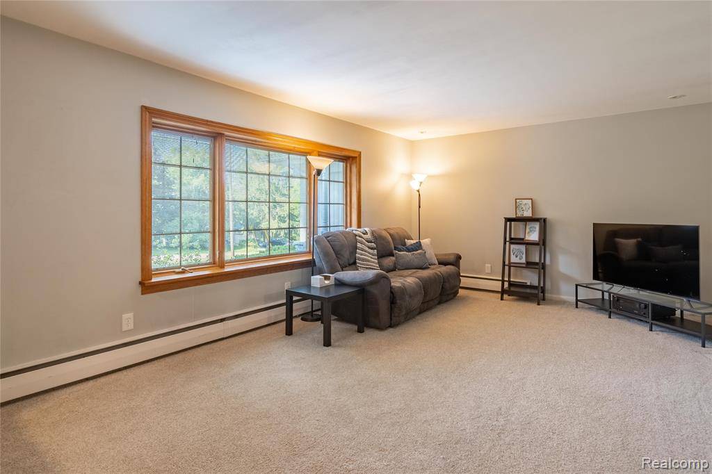 Farmington Hills, MI 48334 4531,31894 MERTON Drive