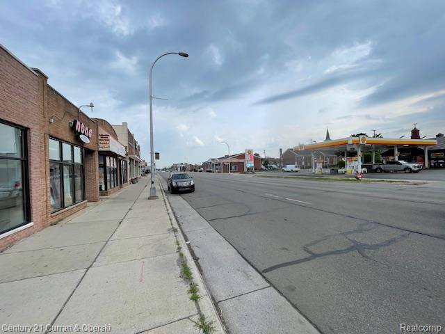 6635 SCHAEFER Road, Dearborn, MI 48126
