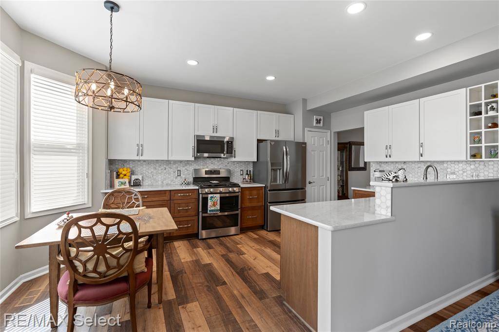 Fenton, MI 48430 8899,13023 Harbor Landings Drive
