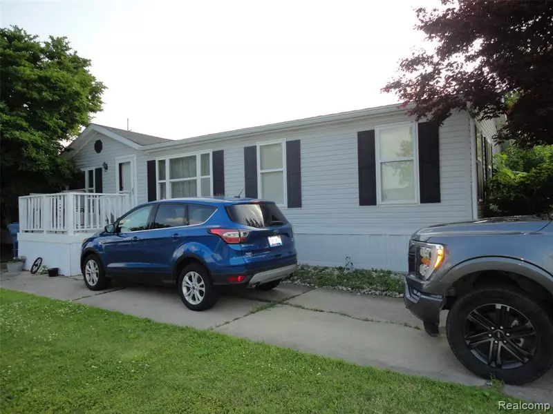 1555 Briarwood Drive, Adrian, MI 49221 8446