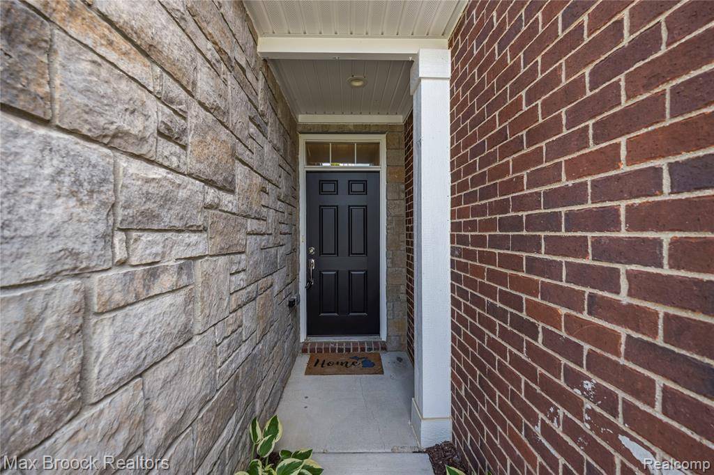Novi, MI 48375 3031,43629 Prospect