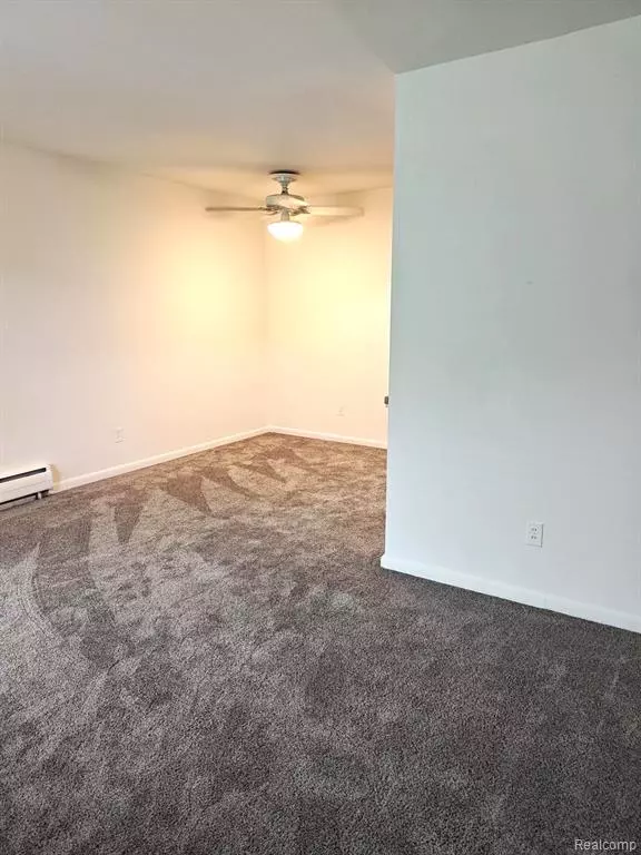 Royal Oak, MI 48073 4401,2820 Woodslee Drive