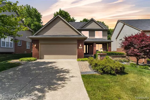 Northville, MI 48168 6832,50306 Cressnut Court