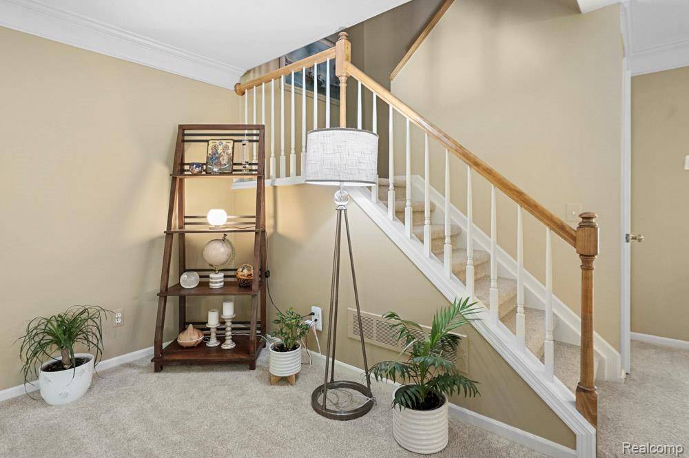 Northville, MI 48168 3401,16658 Country Knoll Drive