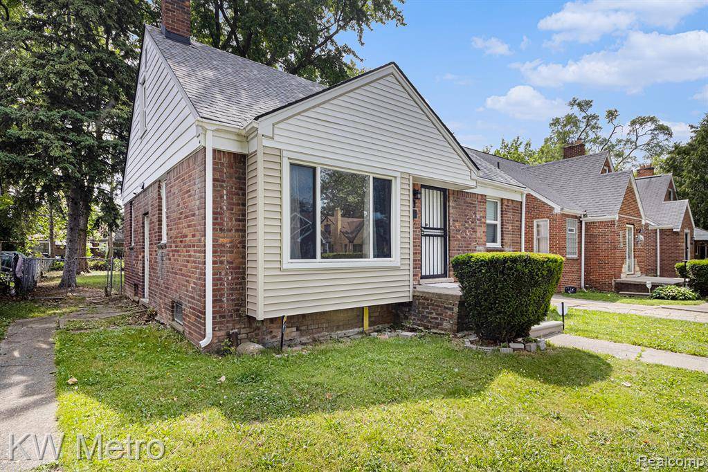 Detroit, MI 48228 1288,11416 Pierson Street