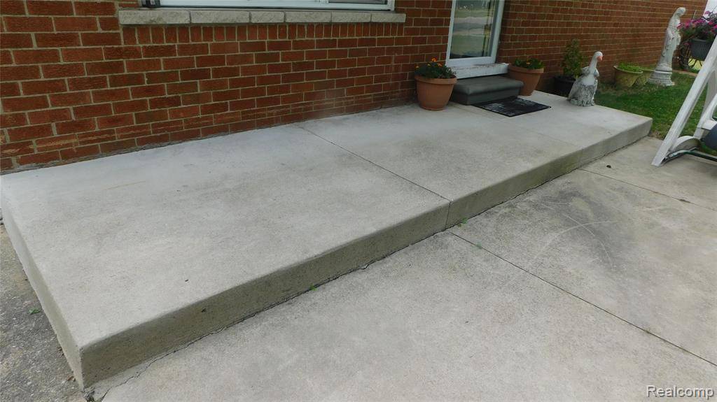 Warren, MI 48092 2641,27038 Grobbel Drive