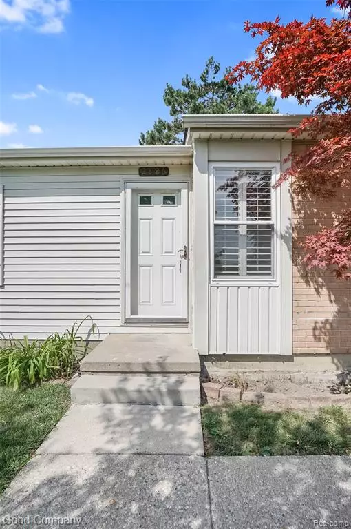 Troy, MI 48083 2342,2826 Roundtree Drive