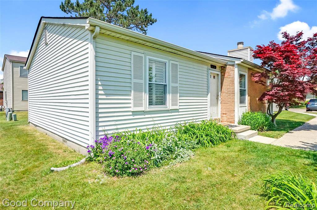 2826 Roundtree Drive, Troy, MI 48083 2342