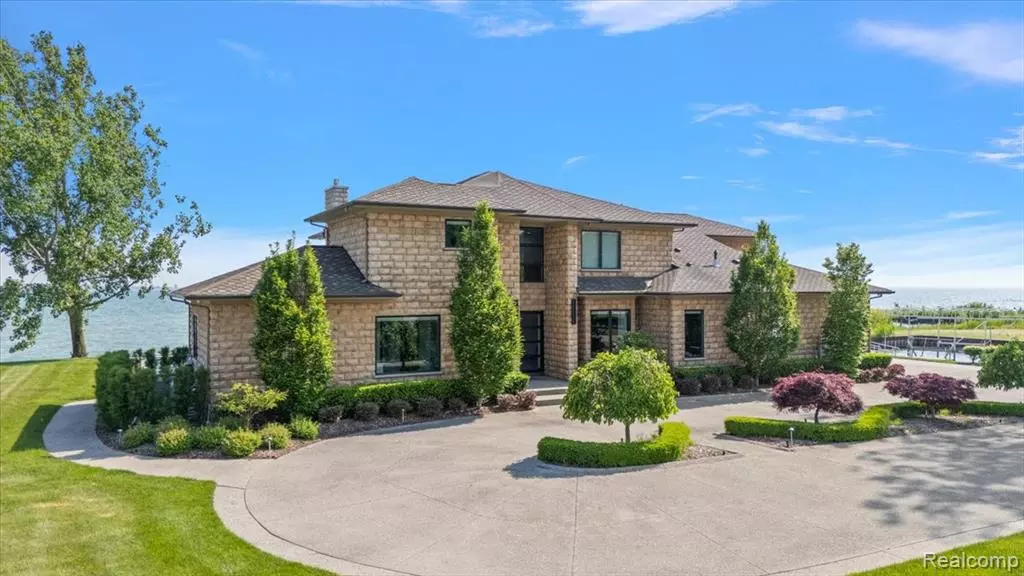 8349 Dixie Highway, Ira, MI 48023 2550