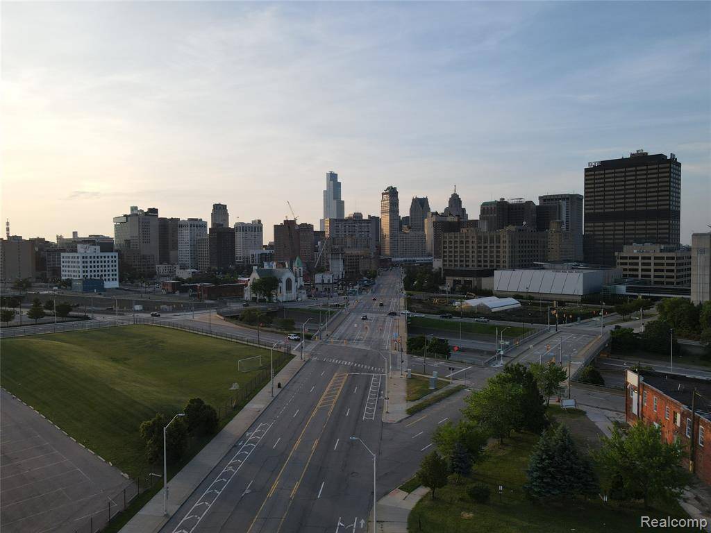 Highland Park, MI 48201 3342,850 W Fisher Freeway