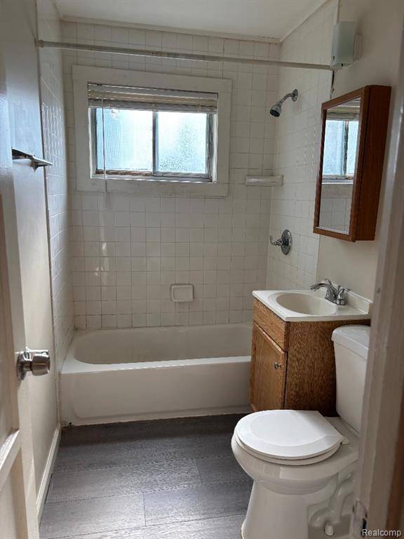 Westland, MI 48186 4704,31612 Antrim Court