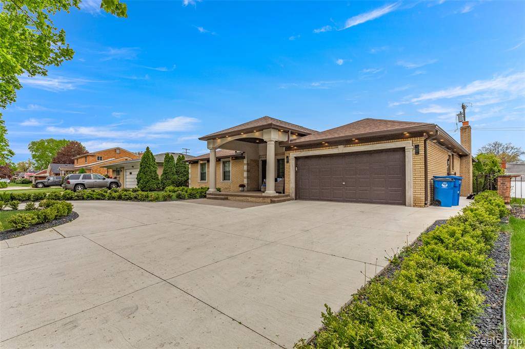 Dearborn Heights, MI 48127 3439,2051 N Gulley Road