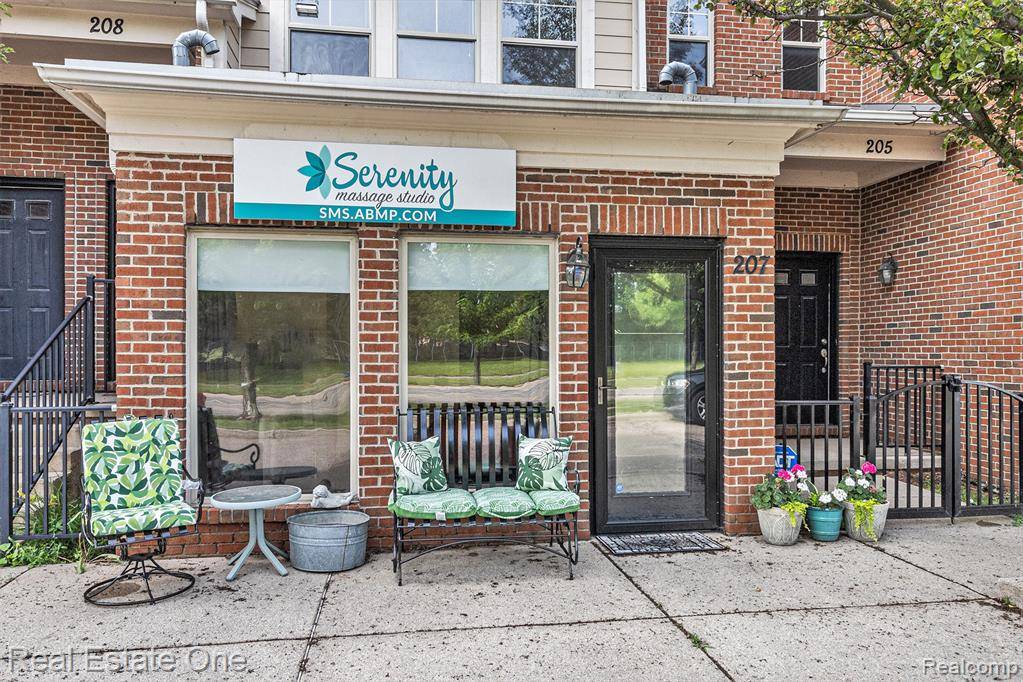 Walled Lake, MI 48390 3423,207 Legato Drive