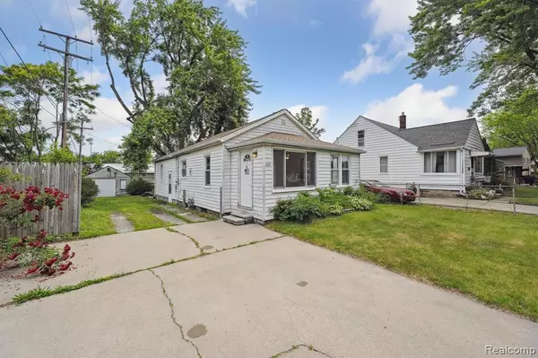 Ypsilanti, MI 48198 5825,823 Hawthorne Avenue