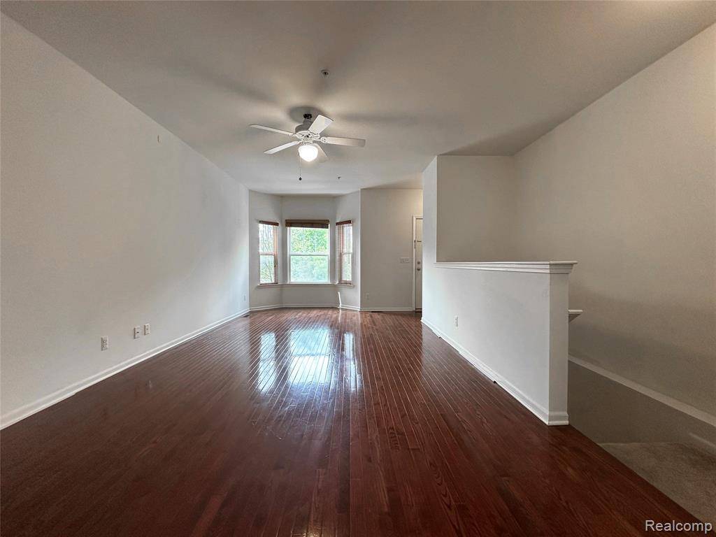 Novi, MI 48375 1859,41618 HAMLET LANE