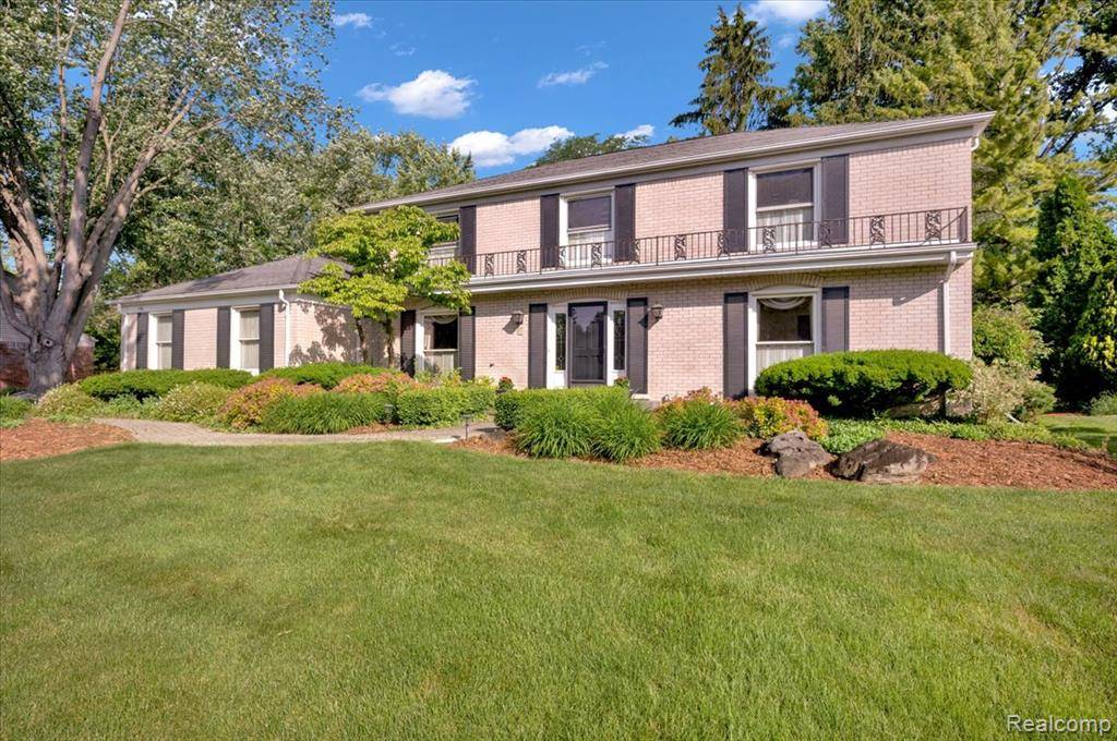 Bloomfield Hills, MI 48304 3754,5116 Mohr Valley Lane