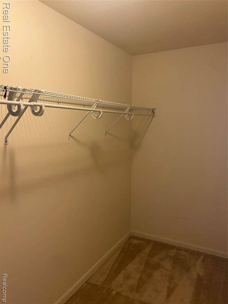 Warren, MI 48092 6305,29337 Woodpark Circle