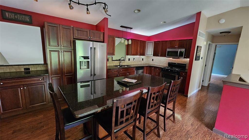 Trenton, MI 48183 7006,29390 Juniper Street