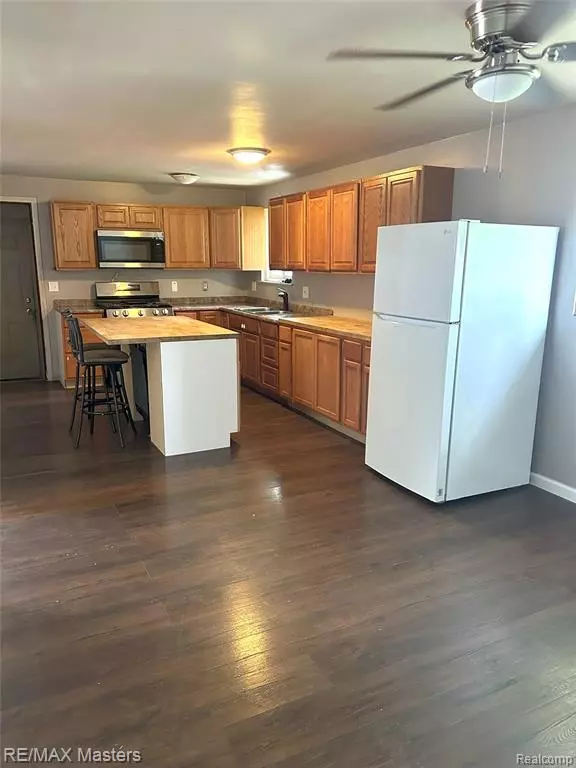 Romulus, MI 48174 3170,30431 Cherry Avenue