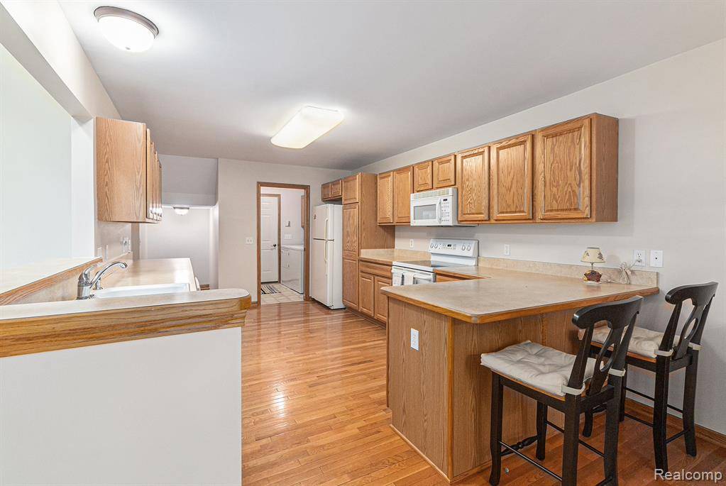 Brighton, MI 48116 3754,6144 Northridge Hills Drive