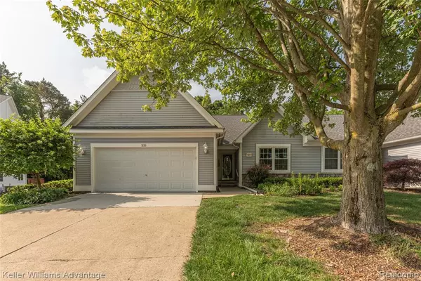 Howell, MI 48843 1261,221 Victoria Park Court