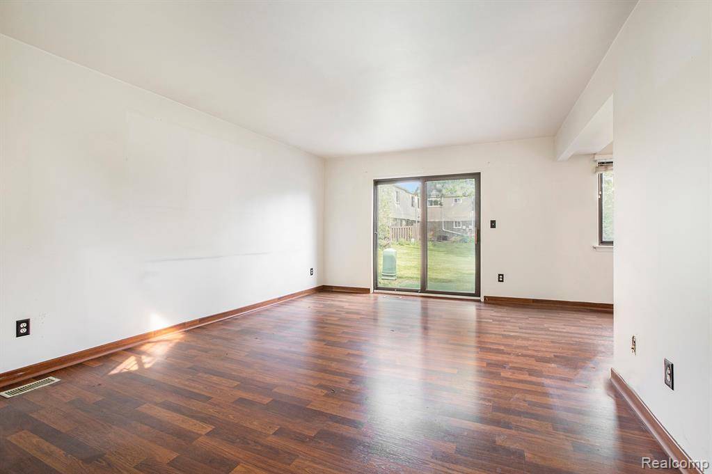Ypsilanti, MI 48198 3635,1875 SHEFFIELD Drive