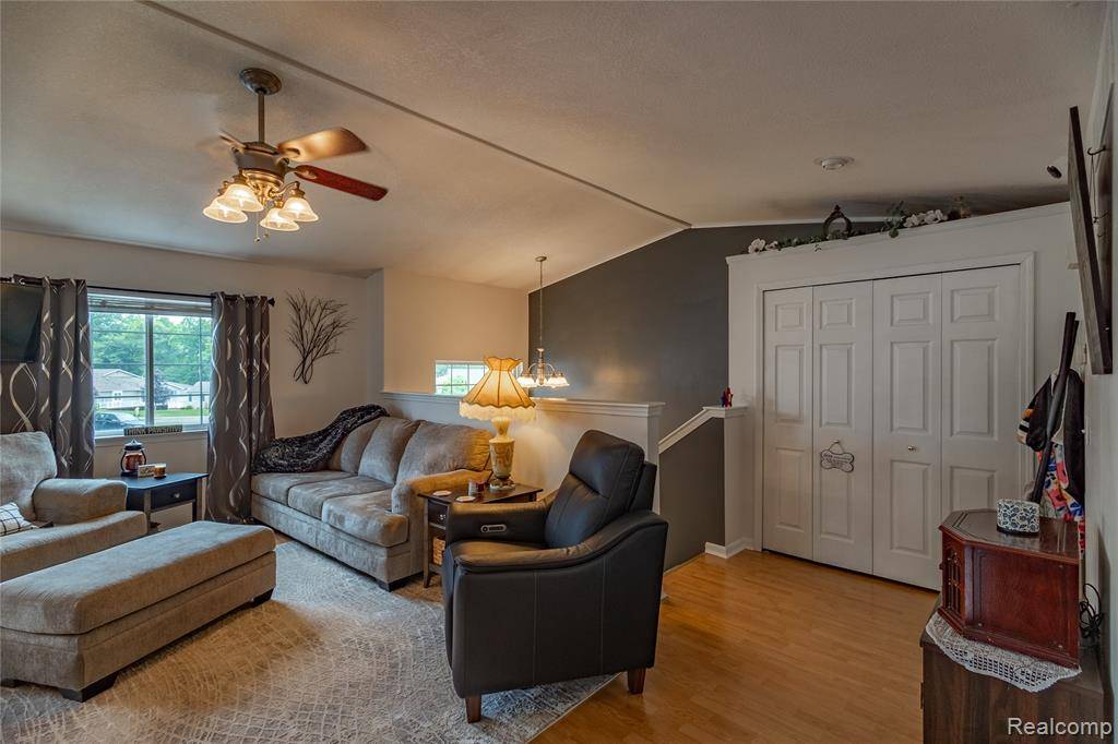 Grand Blanc, MI 48439 7444,1014 Timber Ridge Court