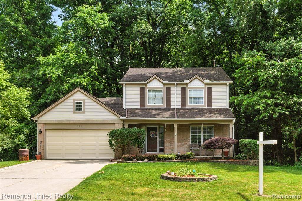 South Lyon, MI 48178 1681,900 Oak Creek Drive
