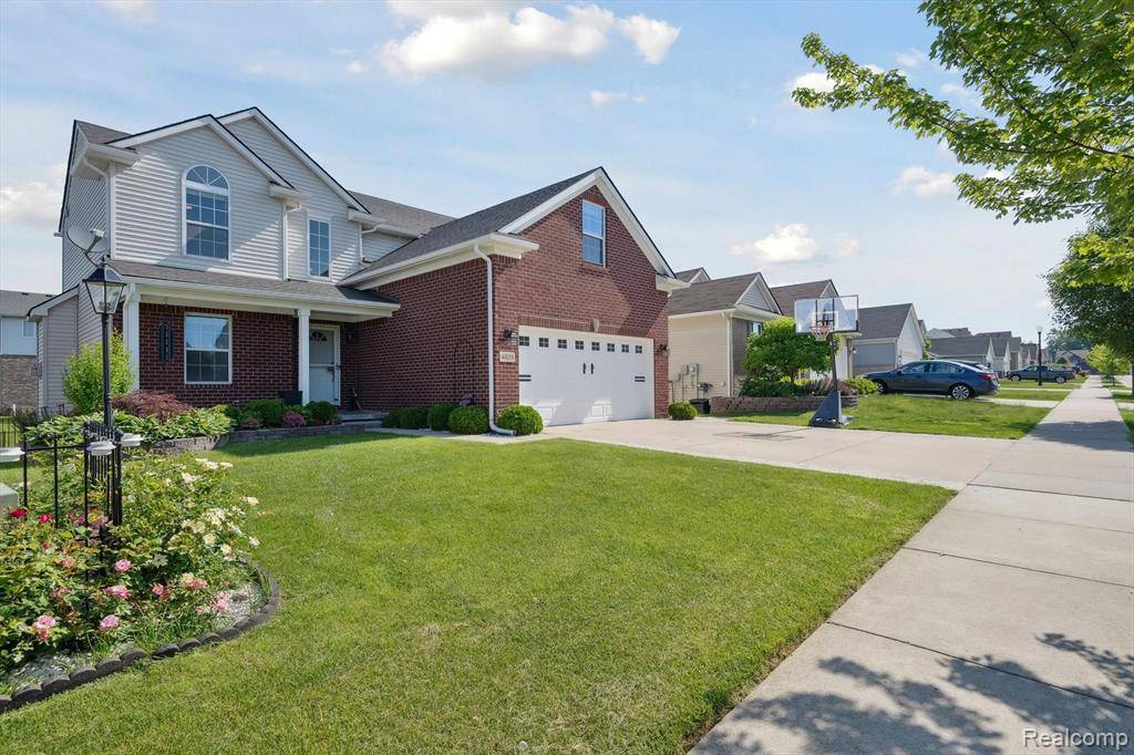 Howell, MI 48843 8063,4059 Ash Tree Lane