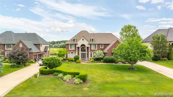 Oakland, MI 48363 2461,2401 Spyglass Drive