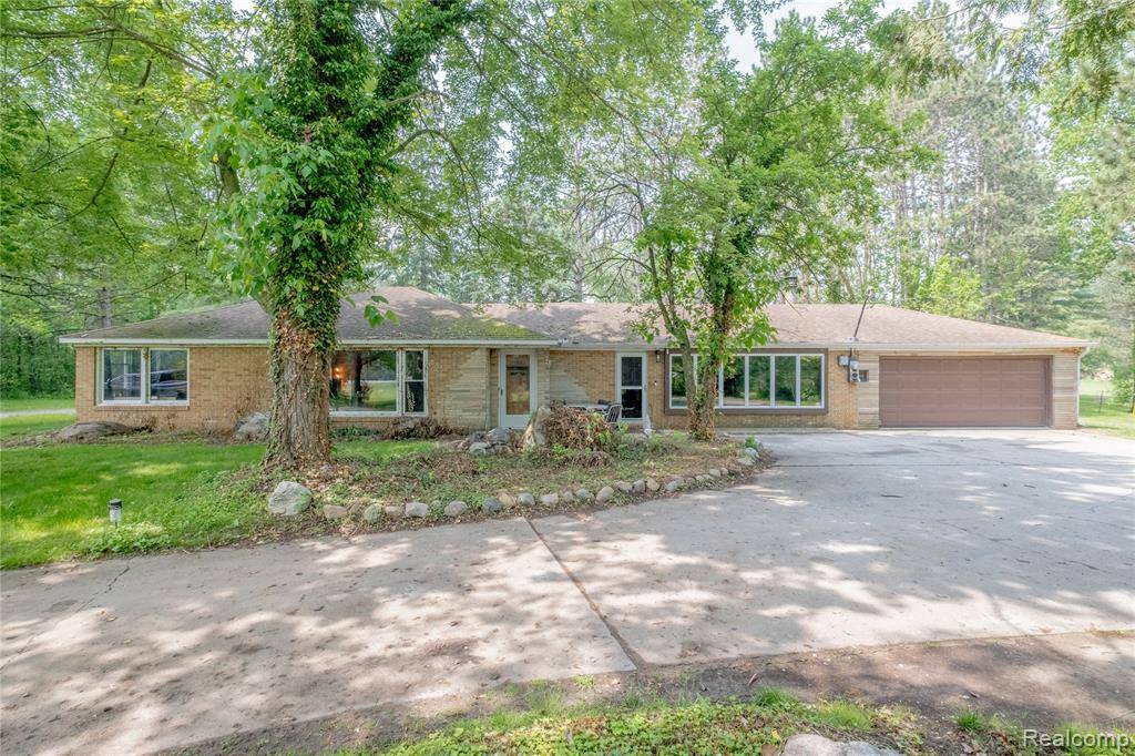 8780 Dixie Highway, Birch Run, MI 48415 8927