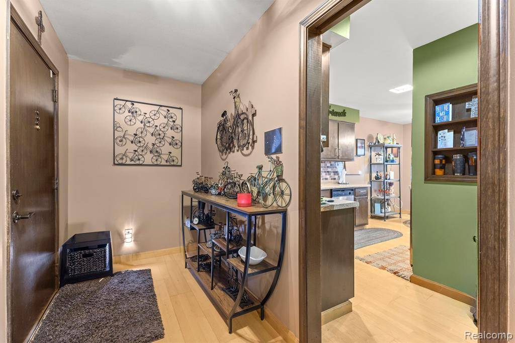 Southfield, MI 48034 1323,30030 Wildbrook Drive