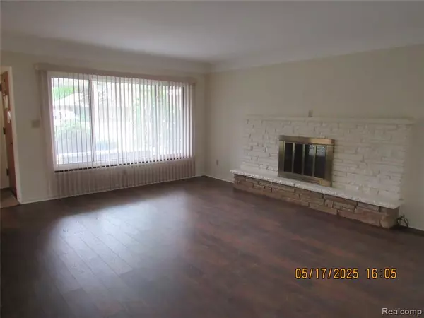 Dearborn Heights, MI 48127 2434,5962 McMillan Street