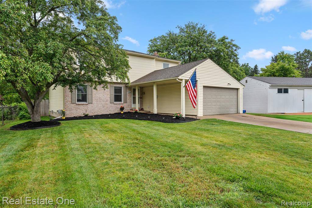 Clinton Township, MI 48038 4516,16281 Touraine Drive