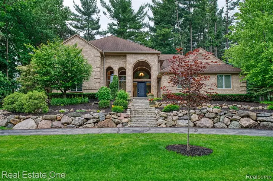 5258 Hidden Pines Drive, Brighton, MI 48116 7730