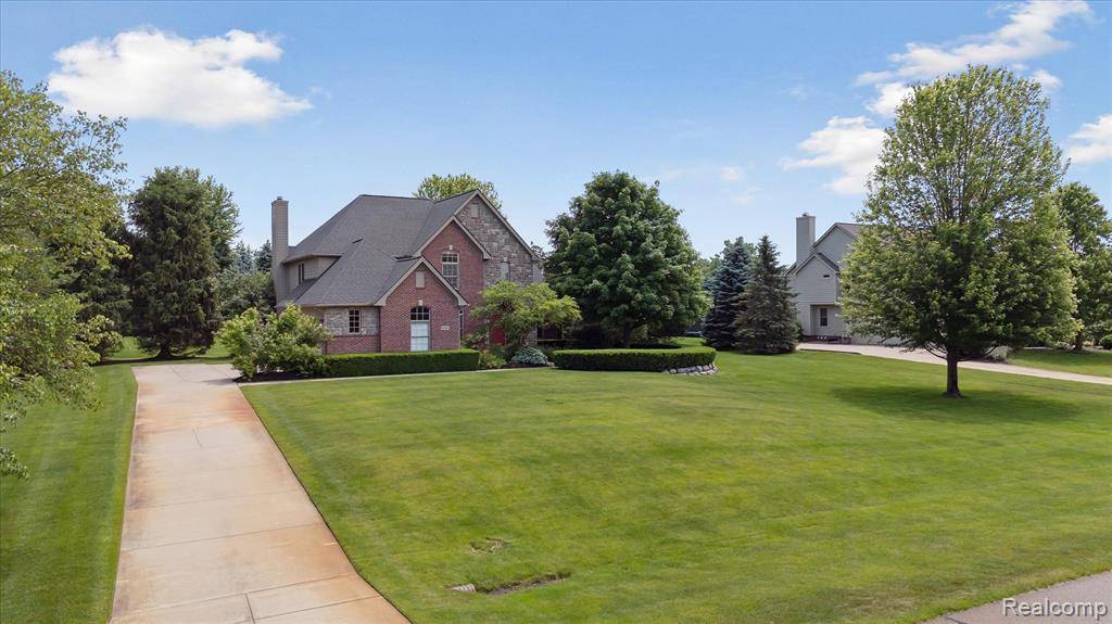 6345 Brookview Drive, Saline, MI 48176 8862