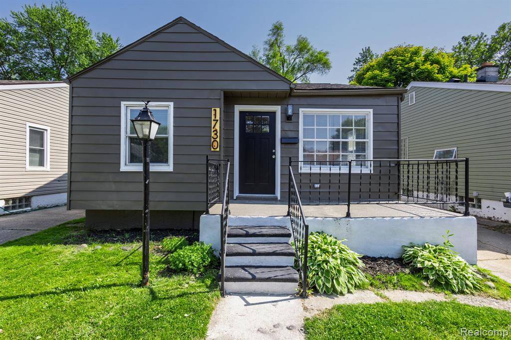1730 E Hazelhurst Street, Ferndale, MI 48220 2802