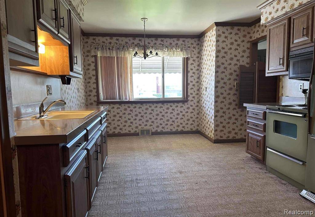Warren, MI 48091 4407,24739 Blackmar Avenue