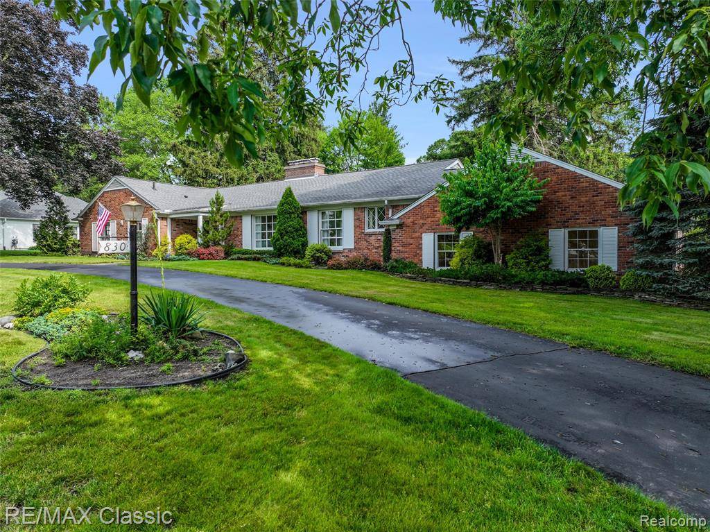 Bloomfield Hills, MI 48302 2915,830 JONATHAN Lane