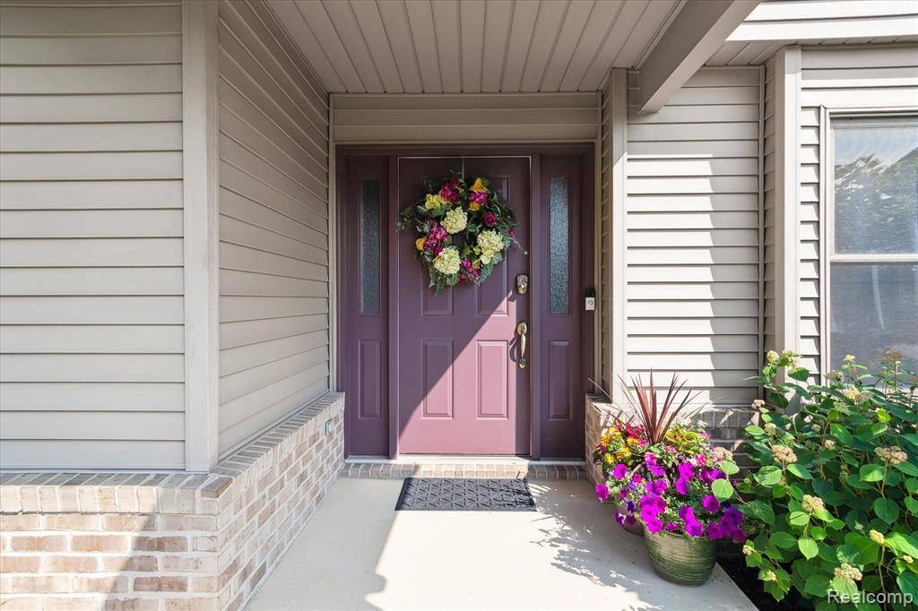 Saline, MI 48176 1275,1453 Maplewood Drive