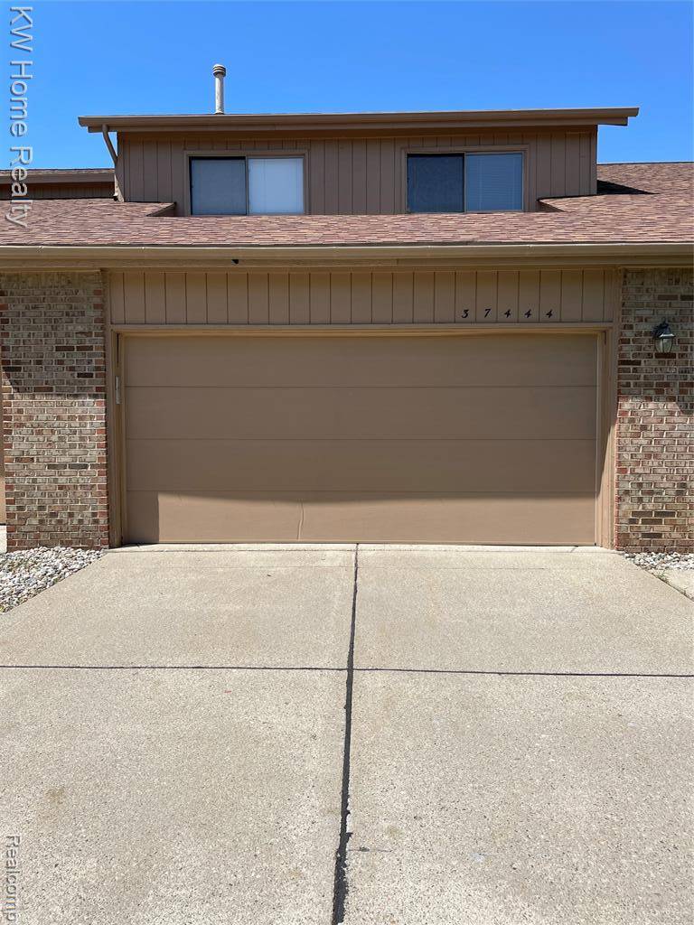 37444 N Laurel Park Drive, Livonia, MI 48152 2657