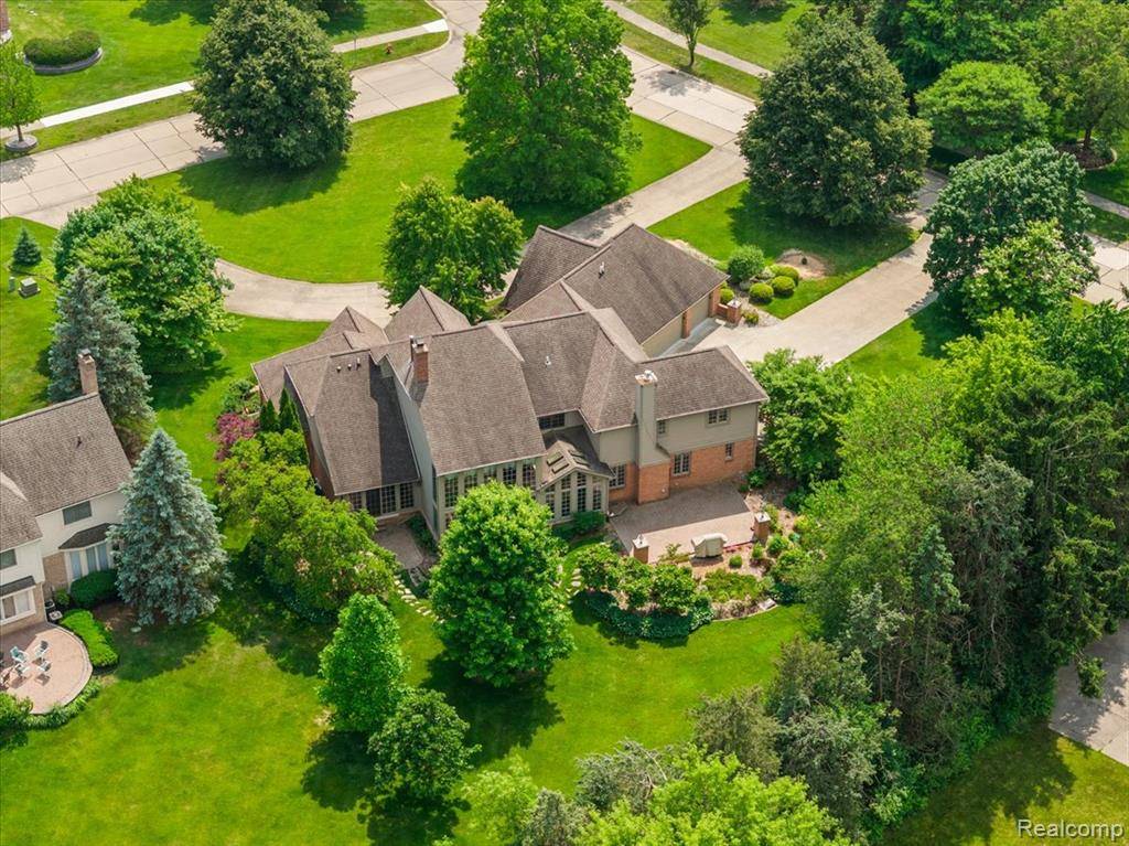 Plymouth, MI 48170,49533 Pine Ridge Drive