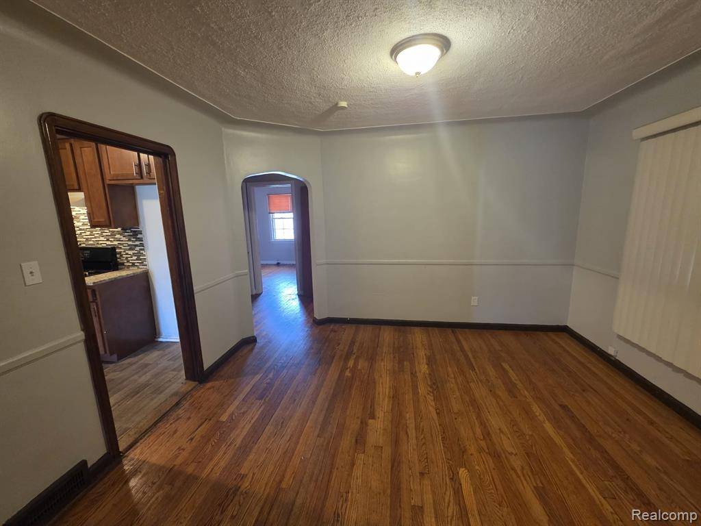 Detroit, MI 48221 2573,17214 Ohio Street