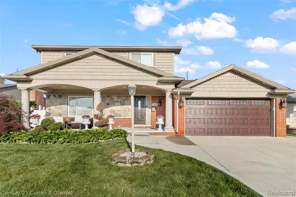 1449 N Charlesworth Street, Dearborn Heights, MI 48127 3305